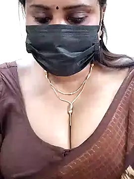 Snapshot of Queenflowerr chatting on 01-27-25, 10:06 Queenflowerr online show from 01-27-25, 10:06