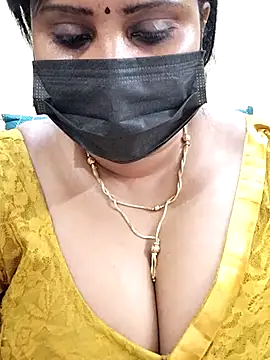 Snapshot of Queenflowerr chatting on 03-20-25, 11:12 Queenflowerr online show from 03-20-25, 11:12