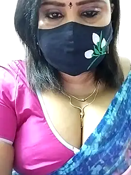 Snapshot of Queenflowerr chatting on 09-11-25, 05:40 Queenflowerr online show from 09-11-25, 05:40