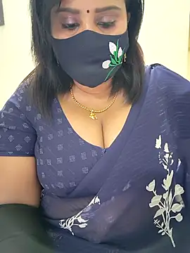 Snapshot of Queenflowerr chatting on 11-05-25, 06:08 Queenflowerr online show from 11-05-25, 06:08