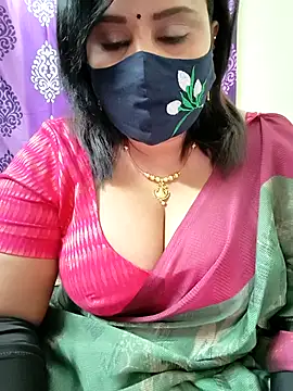 Snapshot of Queenflowerr chatting on 11-08-25, 10:15 Queenflowerr online show from 11-08-25, 10:15