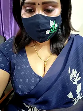 Queenflowerr online show from 03-08-26, 12:20