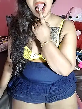Snapshot of Sexy-Monikaa chatting on 05-19-26, 02:18 Sexy-Monikaa online show from 05-19-26, 02:18