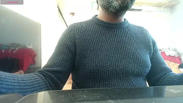 Snapshot of IndienTiger chatting on 03-04-25, 02:10 IndienTiger online show from 03-04-25, 02:10