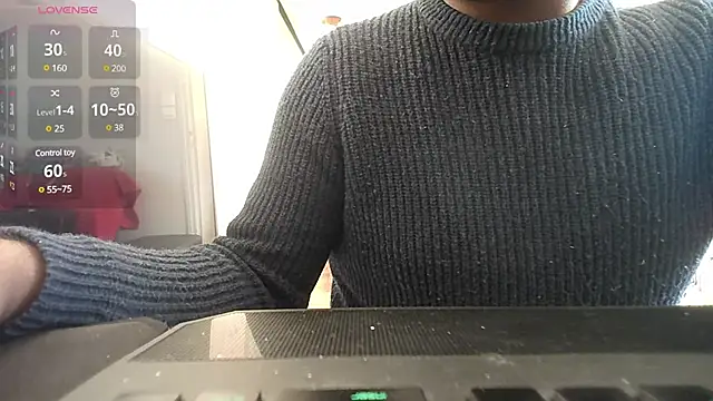 Snapshot of IndienTiger chatting on 03-05-25, 11:17 IndienTiger online show from 03-05-25, 11:17