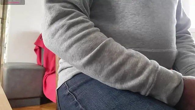 Snapshot of IndienTiger chatting on 11-14-25, 11:42 IndienTiger online show from 11-14-25, 11:42