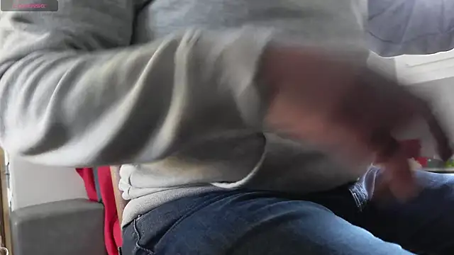 Snapshot of IndienTiger chatting on 11-24-25, 08:25 IndienTiger online show from 11-24-25, 08:25