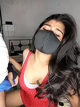 Snapshot of Love-N chatting on 04-11-26, 04:33 Love-N online show from 04-11-26, 04:33