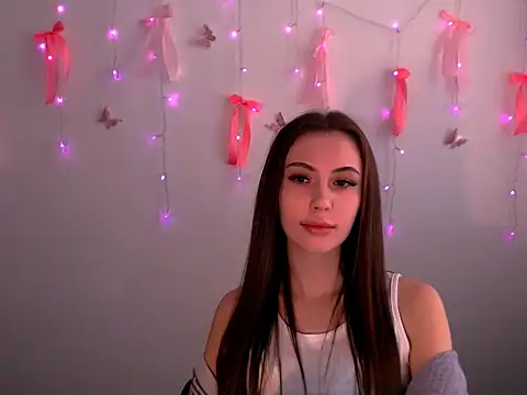 Snapshot of Nikonara_Love chatting on 05-29-26, 11:30 Nikonara Love online show from 05-29-26, 11:30