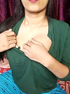 Snapshot of Hot_honey77 chatting on 03-07-25, 03:19 Hot honey77 online show from 03-07-25, 03:19