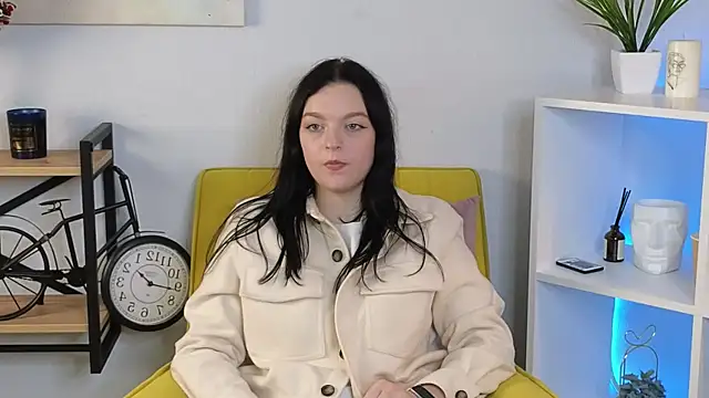 Snapshot of GladysHewell chatting on 01-22-25, 10:50 GladysHewell online show from 01-22-25, 10:50