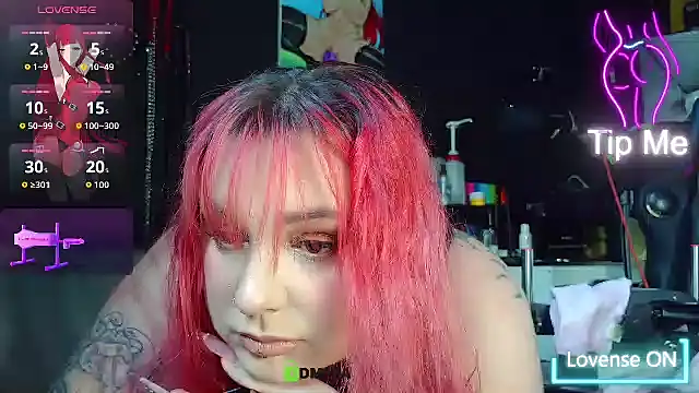 Snapshot of it_is_spicy chatting on 11-28-25, 02:09 it is spicy online show from 11-28-25, 02:09