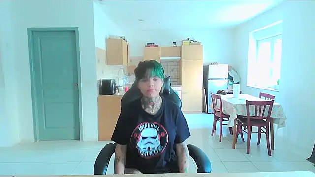 Snapshot of serena__vedette chatting on 02-07-25, 11:45 serena vedette online show from 02-07-25, 11:45