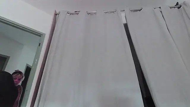 Snapshot of serena__vedette chatting on 09-16-25, 07:20 serena vedette online show from 09-16-25, 07:20