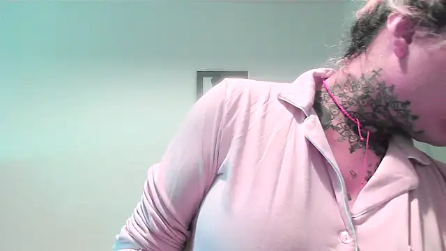 Snapshot of serena__vedette chatting on 09-24-25, 09:45 serena vedette online show from 09-24-25, 09:45