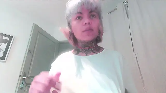 Snapshot of serena__vedette chatting on 10-06-25, 01:19 serena vedette online show from 10-06-25, 01:19