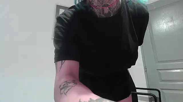 Snapshot of serena__vedette chatting on 11-07-25, 11:32 serena vedette online show from 11-07-25, 11:32