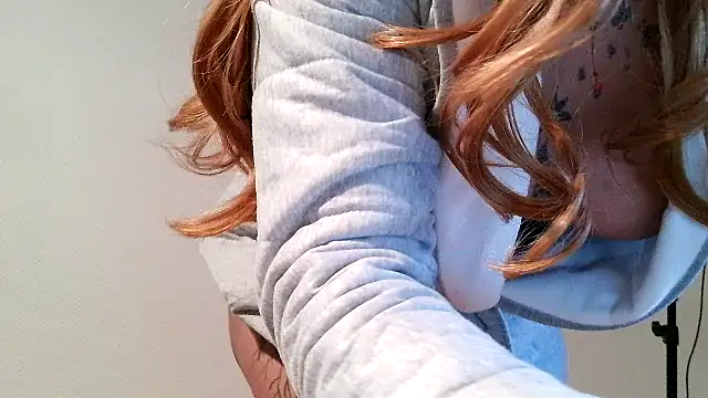 Snapshot of serena__vedette chatting on 12-19-25, 10:11 serena vedette online show from 12-19-25, 10:11