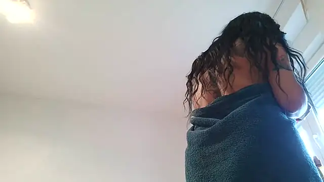 Snapshot of serena__vedette chatting on 02-20-26, 01:11 serena vedette online show from 02-20-26, 01:11