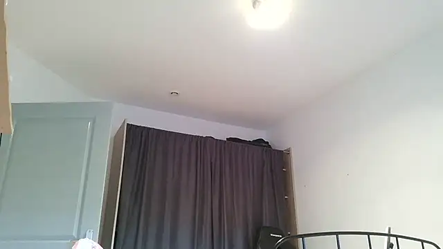 Snapshot of serena__vedette chatting on 02-22-26, 02:37 serena vedette online show from 02-22-26, 02:37