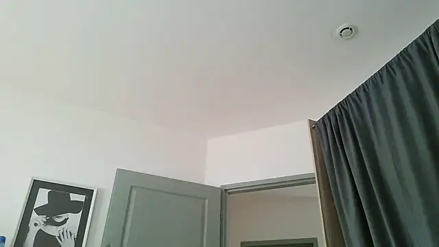 Snapshot of serena__vedette chatting on 03-10-26, 12:54 serena vedette online show from 03-10-26, 12:54