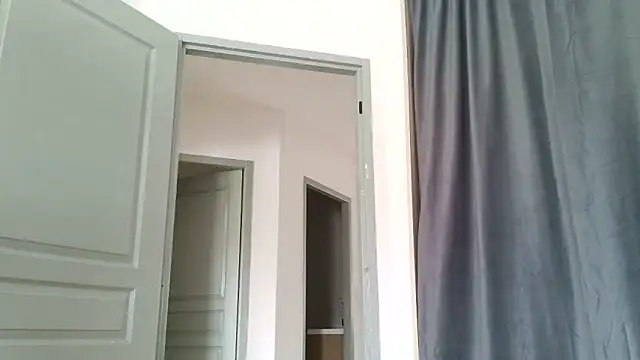 Snapshot of serena__vedette chatting on 04-16-26, 12:06 serena vedette online show from 04-16-26, 12:06