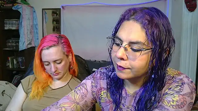 Snapshot of Evelan420 chatting on 12-19-25, 06:04 Evelan420 online show from 12-19-25, 06:04