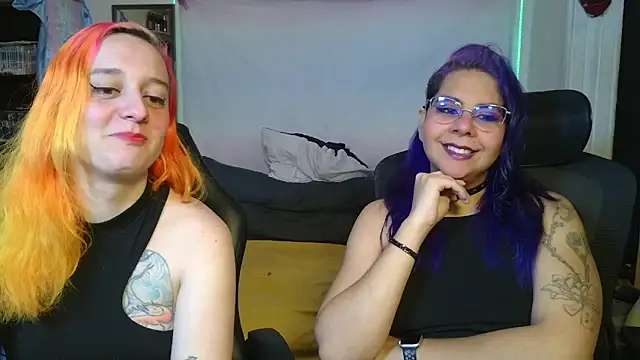 Snapshot of Evelan420 chatting on 12-22-25, 07:00 Evelan420 online show from 12-22-25, 07:00