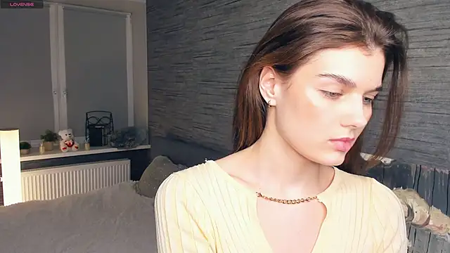 FloraDobb online show from 02-28-25, 02:53