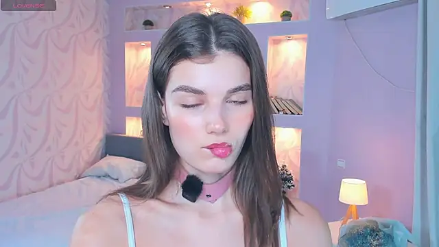 Snapshot of FloraDobb chatting on 02-14-26, 07:27 FloraDobb online show from 02-14-26, 07:27