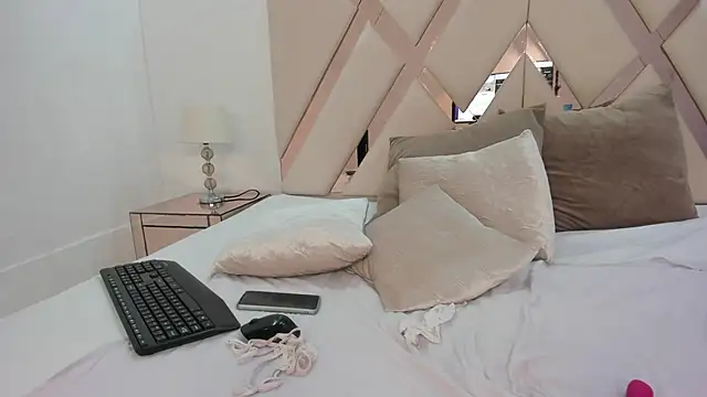 taliarussel online show from 02-28-25, 01:05