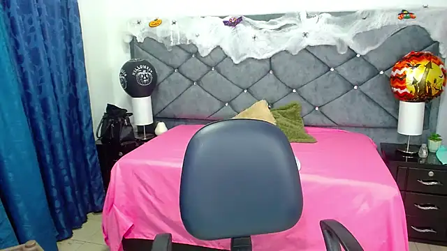 victoria adams07 online show from 10-23-25, 08:07