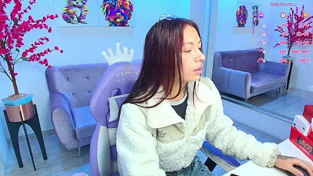 Charlotte ethan online show from 11-05-25, 03:50