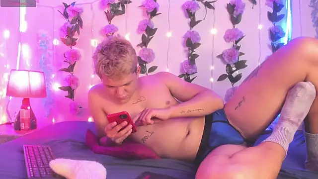 izan 20 online show from 04-14-26, 09:54