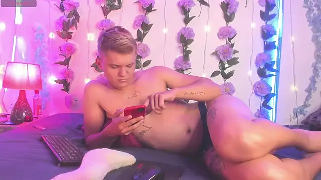 izan 20 online show from 04-18-26, 04:00