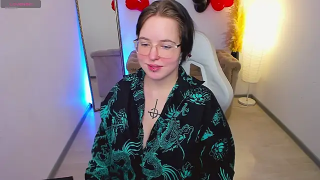 Snapshot of Manic_pixie_ chatting on 02-12-26, 03:29 Manic pixie online show from 02-12-26, 03:29