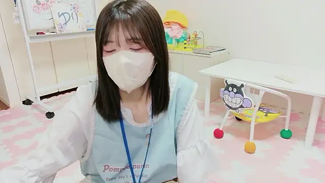 Snapshot of NA-KAREN-V8 chatting on 07-10-26, 11:24 NA-KAREN-V8 online show from 07-10-26, 11:24