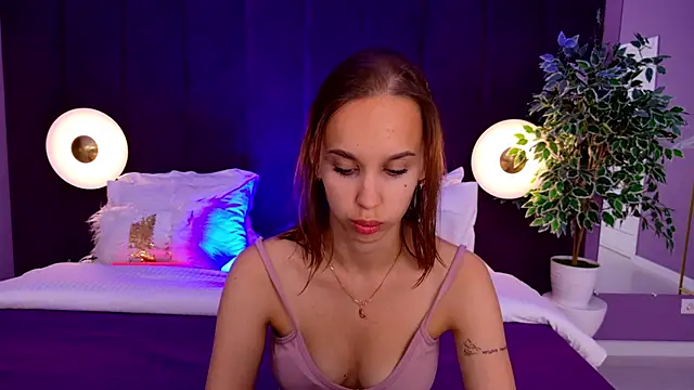 Snapshot of SandraTucker chatting on 06-22-26, 02:57 SandraTucker online show from 06-22-26, 02:57