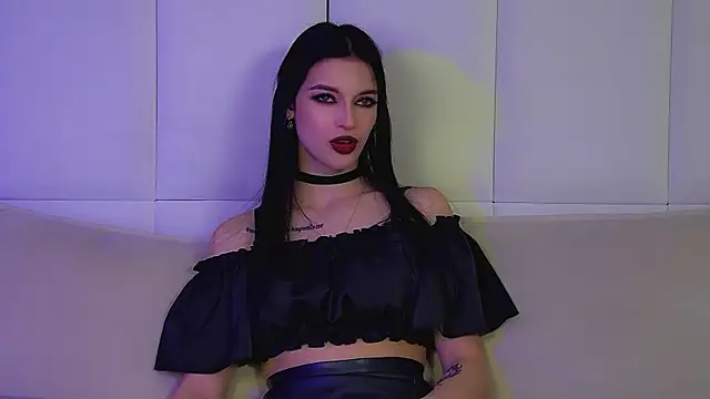 Snapshot of BeverlyMost chatting on 11-15-25, 06:33 BeverlyMost online show from 11-15-25, 06:33