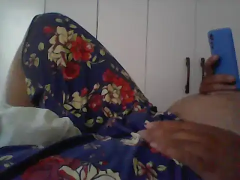 Snapshot of Trixboy201 chatting on 02-12-25, 01:06 Trixboy201 online show from 02-12-25, 01:06