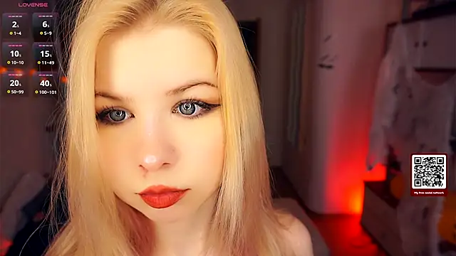 LynetHakes online show from 11-06-25, 04:35