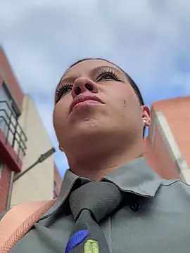 Snapshot of Ariana-07 chatting on 10-28-25, 12:52 Ariana-07 online show from 10-28-25, 12:52