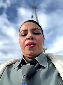 Snapshot of Ariana-07 chatting on 11-14-25, 12:48 Ariana-07 online show from 11-14-25, 12:48