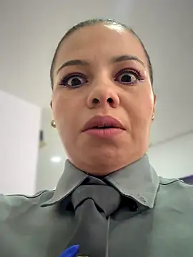 Snapshot of Ariana-07 chatting on 11-20-25, 01:11 Ariana-07 online show from 11-20-25, 01:11