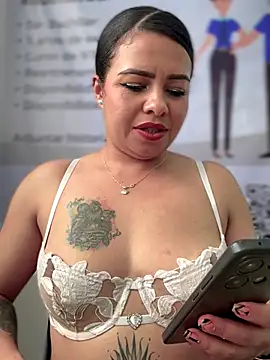 Snapshot of Ariana-07 chatting on 12-13-25, 07:53 Ariana-07 online show from 12-13-25, 07:53