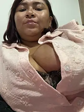 Snapshot of KarlaWild chatting on 02-16-25, 03:15 KarlaWild online show from 02-16-25, 03:15
