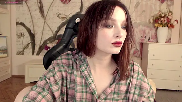 BritneyBarker online show from 11-18-25, 07:29