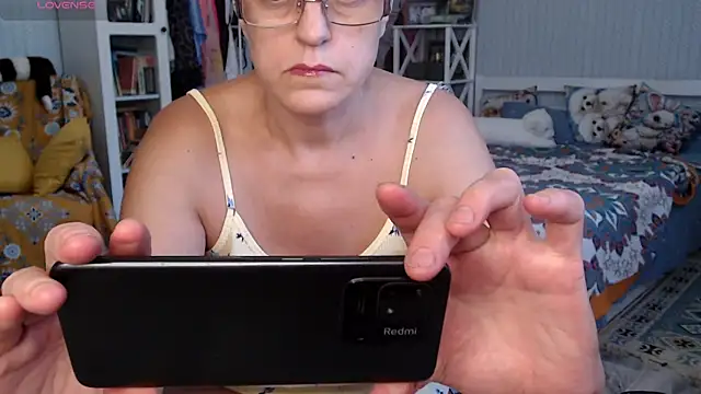 Soffya Soy online show from 07-14-26, 12:00