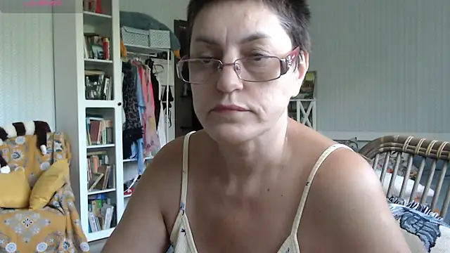 Soffya Soy online show from 07-15-26, 04:07