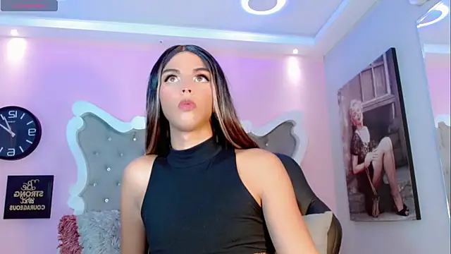 Snapshot of CamiiGarcia chatting on 02-16-25, 03:05 CamiiGarcia online show from 02-16-25, 03:05